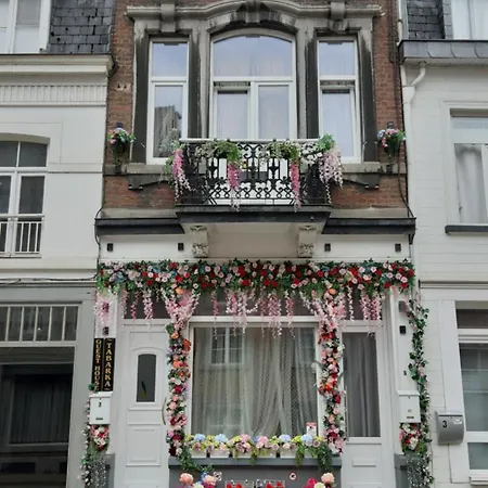 De Lux 