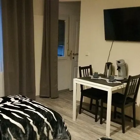 De Lux 
