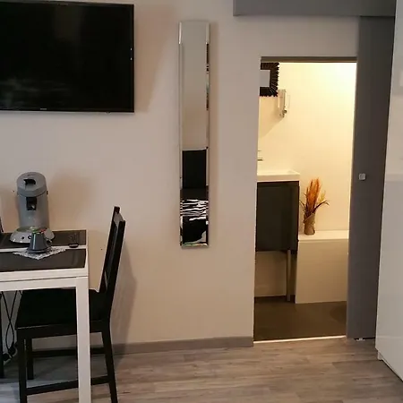 De Lux 